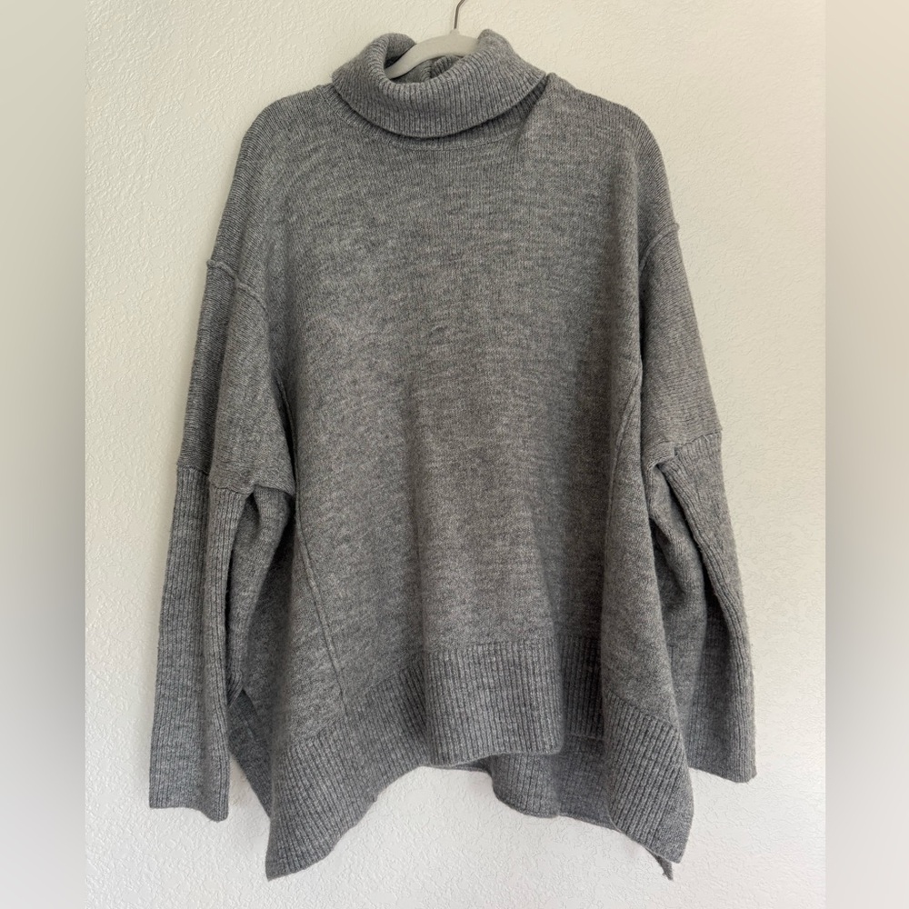 GAP Heather Gray Turtleneck Sweater